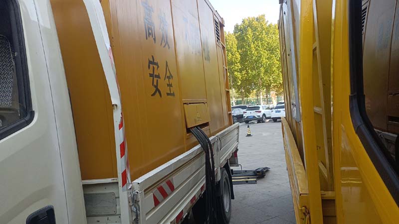 卢氏如何判断柴油发电机组和UPS电源的切换时间是否符合要求？